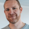„Man merkt das Herzblut, das hier in die Arbeit gesteckt wird. Das Unternehmen lebt von einer positiven Atmosphäre, und die Kollegen denken wirklich über den Tellerrand hinaus."